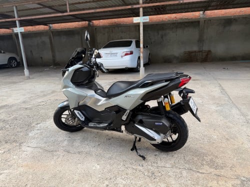 ADV 023 160cc ម៉ូតូក្រុមហ៊ុន NCX គីឡូតិច នៅ ស្កុត ១ជុំ