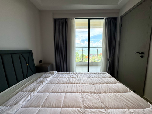 Beautiful new 1bedroom at condo La vista riverside