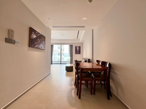 Beautiful new 1bedroom at condo La vista riverside