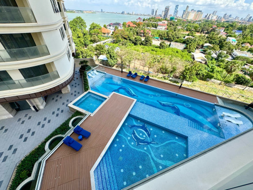 Beautiful new 1bedroom at condo La vista riverside