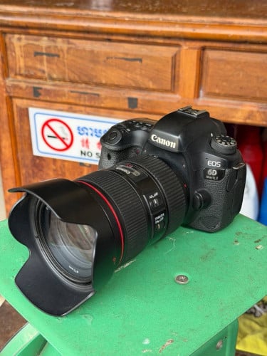 Canon 6ii with len 24-105 ii