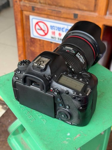 Canon 6ii with len 24-105 ii