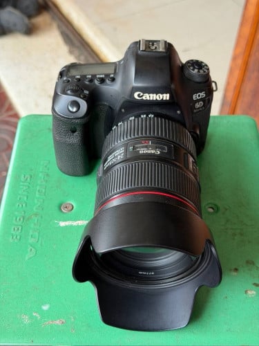 Canon 6ii with len 24-105 ii