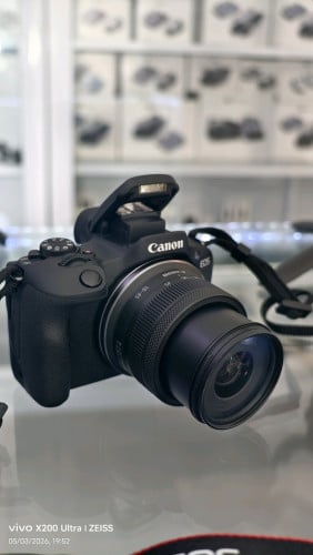 Canon EOS R100