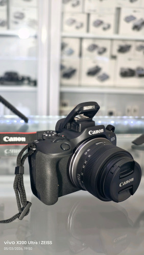 Canon EOS R100