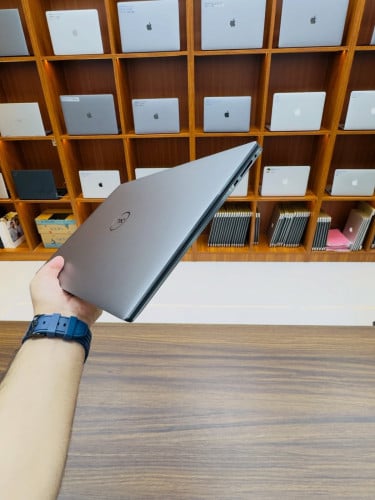 DELL Precision  5560 Workstation  i7 11th Generation  (16cpu)