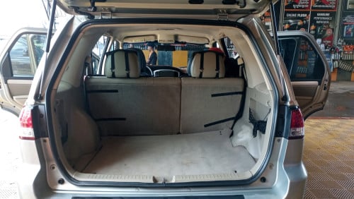 Ford Escape 011