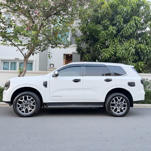 Ford Everest 023 titanium