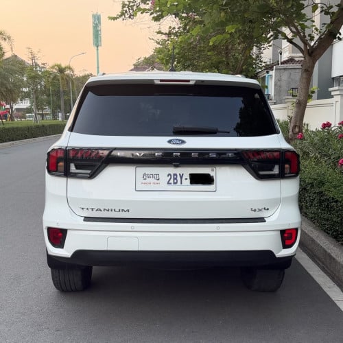 Ford Everest 023 titanium