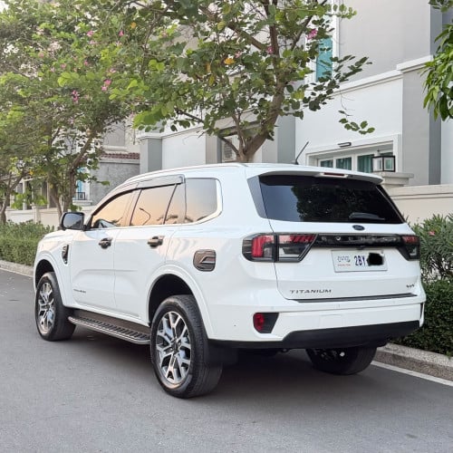 Ford Everest 023 titanium