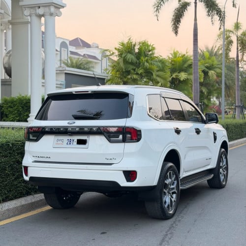 Ford Everest 023 titanium