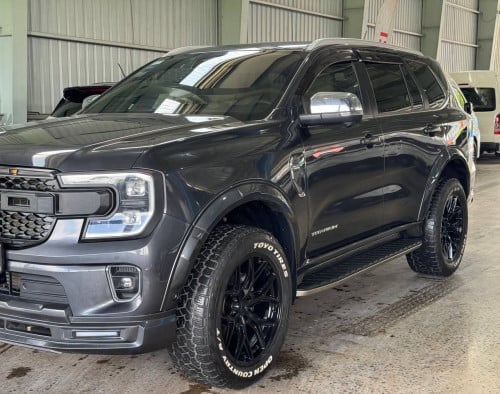 Ford Everest 2023Full option titanium ចូលតាមក្រុមហ៊ុនFord ថ្នាំសុីន100%