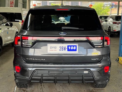 Ford Everest 2023Full option titanium ចូលតាមក្រុមហ៊ុនFord ថ្នាំសុីន100%