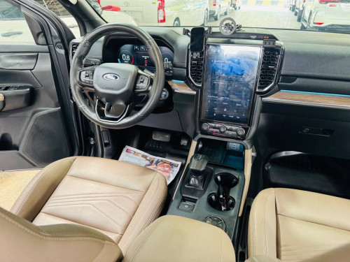 Ford Everest 2023Full option titanium ចូលតាមក្រុមហ៊ុនFord ថ្នាំសុីន100%