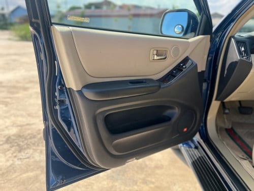 Highlander 2003 V6 ប៉ុង2  ពណ៏ទឹកបិច តំលៃ13800$ចរចាឯកសារស្របច្បាប់គ្រប់100%