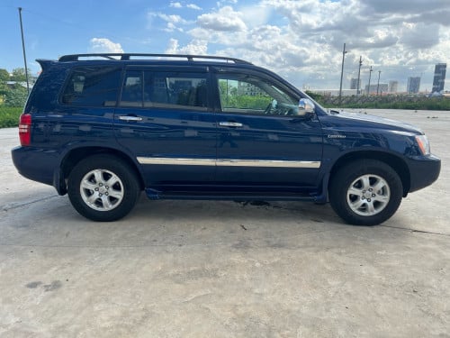 Highlander 2003 V6 ប៉ុង2  ពណ៏ទឹកបិច តំលៃ13800$ចរចាឯកសារស្របច្បាប់គ្រប់100%