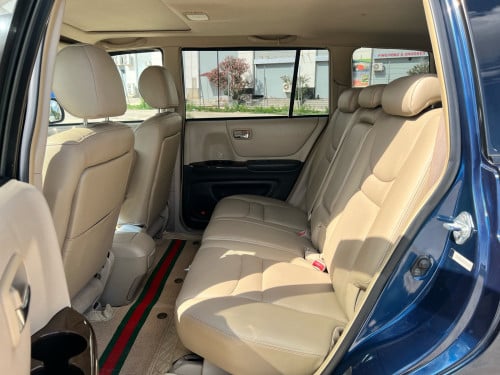 Highlander 2003 V6 ប៉ុង2  ពណ៏ទឹកបិច តំលៃ13800$ចរចាឯកសារស្របច្បាប់គ្រប់100%