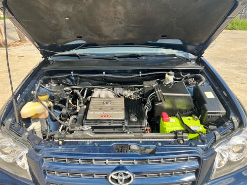 Highlander 2003 V6 ប៉ុង2  ពណ៏ទឹកបិច តំលៃ13800$ចរចាឯកសារស្របច្បាប់គ្រប់100%