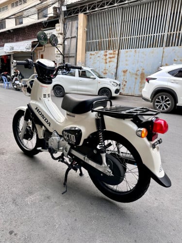 Honda CrossCub110 ជប៉ុនឆ្នាំ2021 ក្រដាស់ពន្ធ