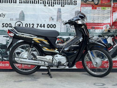 Honda Dream 2024 សាណុំ​ ម្ចាស់ដេីមទីមួយ