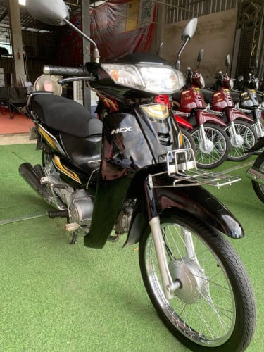 honda dream018​ មាន​ពន្ធ​កាតគ្រី​ត្រឹម​ត្រូវ​ ម៉ាស៊ីន​តាន់​លក់​ 1380$ បង់​រំលស់​បាន​