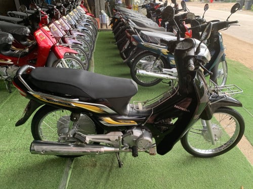 honda dream018​ មាន​ពន្ធ​កាតគ្រី​ត្រឹម​ត្រូវ​ ម៉ាស៊ីន​តាន់​លក់​ 1380$ បង់​រំលស់​បាន​