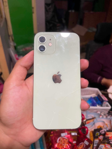 iPhone 12 64g battery 74%