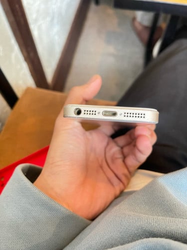 iPhone SE 2016