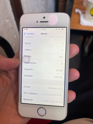 iPhone SE 2016
