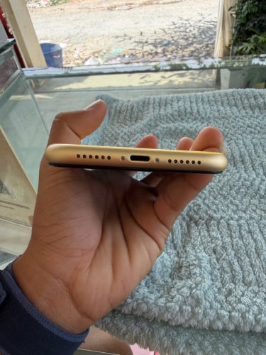 IPhone Xr 128GB សាណុំ​ហ្សុីន​ អេក្រង់​ហ្សុីន តួ​ស្អាត​ខ្ចី​99%