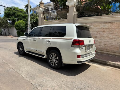 Land Cruiser 2008 up 21