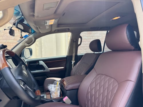 Land Cruiser 2008 up 21