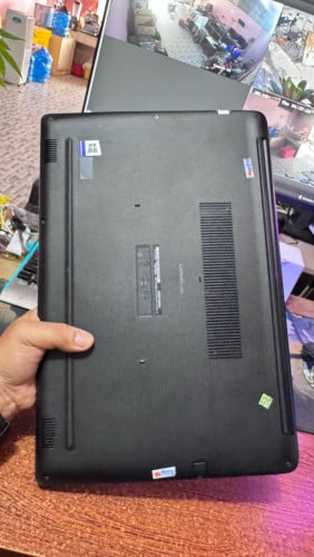 Laptop Dell  i5-8265U