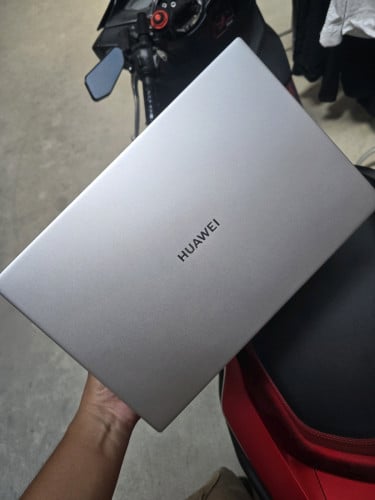 LAPTOP Huawei មួយទឹក ស្អាត 99%