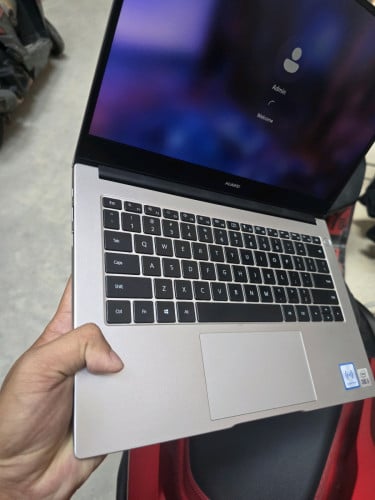 LAPTOP Huawei មួយទឹក ស្អាត 99%