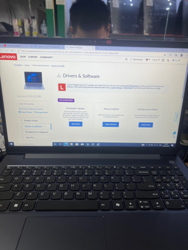 Lenovo ideapad v15 (New 99%)