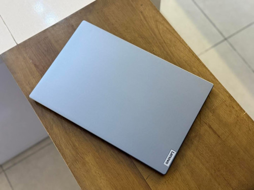 Lenovo ideapad v15 (New 99%)