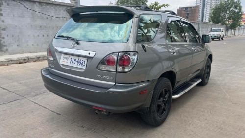 Lexus 2003