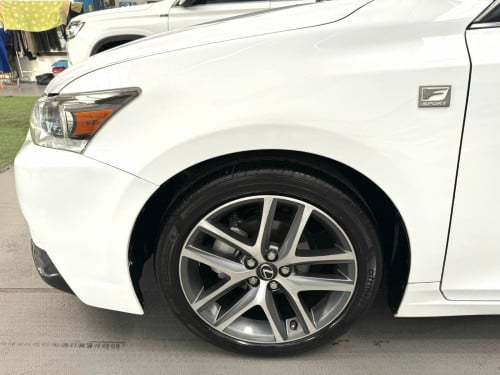 Lexus CT200h 2015 F sport Full option