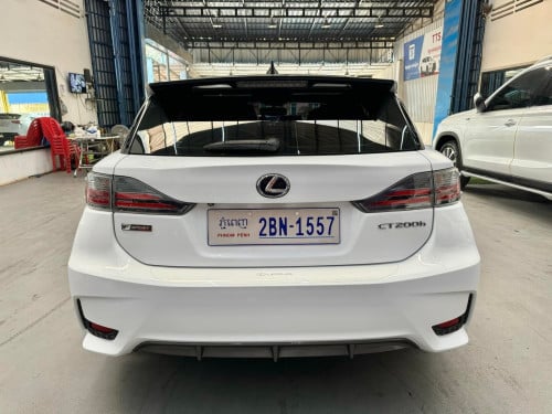 Lexus CT200h 2015 F sport Full option