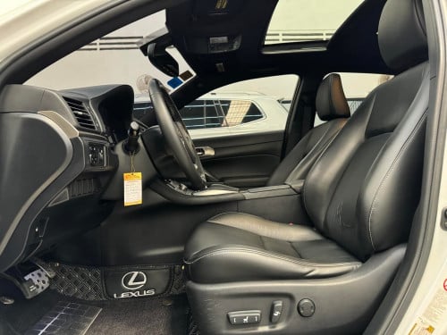 Lexus CT200h 2015 F sport Full option