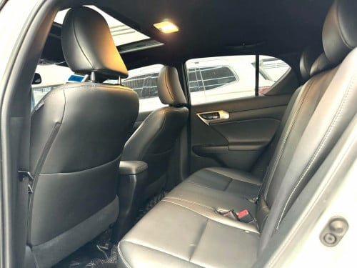Lexus CT200h 2015 F sport Full option