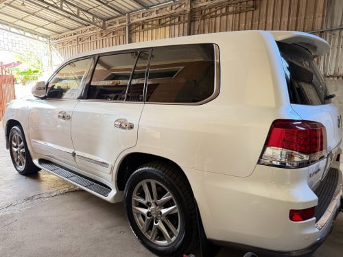 Lexus LX570 2012 Full Arab Spec