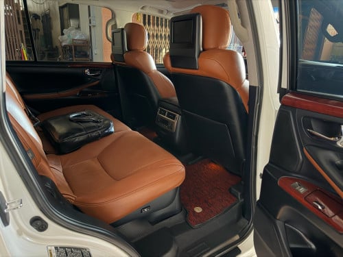 Lexus LX570 2012 Full Arab Spec