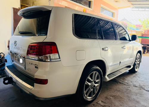Lexus LX570 2012 Full Arab Spec