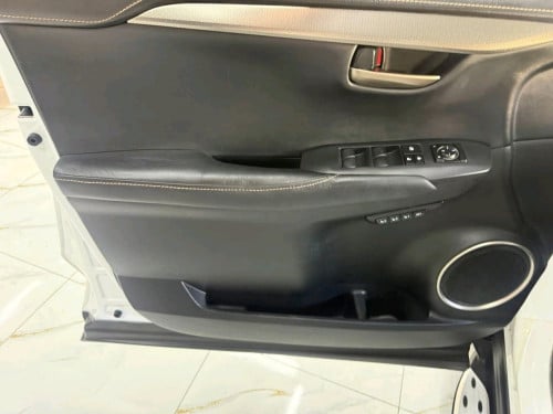Lexus NX200T 2016 F-Sport ម្ចាស់ដើមទី1 ប៉ុង1 5ប៊ូតុង
