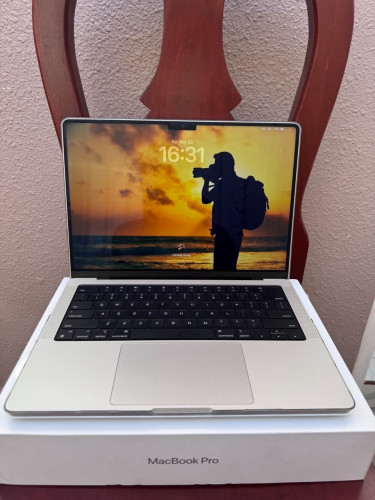 MacBook Apple M2 Pro (ម្ចាស់ផ្ទាល់ទិញពីប្រទេសកូរ៉េខាងត្បូង)