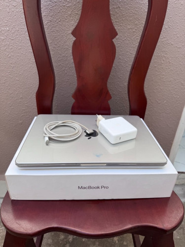 MacBook Apple M2 Pro (ម្ចាស់ផ្ទាល់ទិញពីប្រទេសកូរ៉េខាងត្បូង)