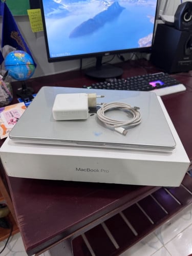 MacBook Apple M2 Pro (ម្ចាស់ផ្ទាល់ទិញពីប្រទេសកូរ៉េខាងត្បូង)