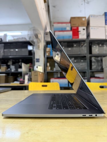 MacBook Pro 16-inch 2019
